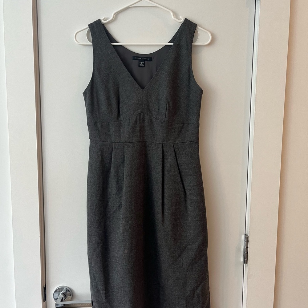 Banana Republic Gray Sleeveless Wool Dress with Lining